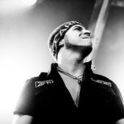 Chris Daughtry - List pictures