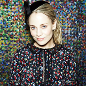 Annie - List pictures