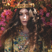 Lorde - List pictures