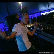 Headhunterz - List pictures