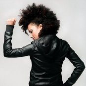 Andy Allo - List pictures