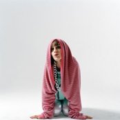 Yelle - List pictures