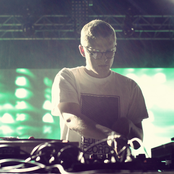Floating Points - List pictures