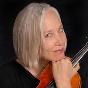 Laurie Lewis - List pictures