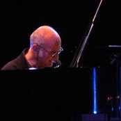 Ludovico Einaudi - List pictures