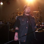 Saliva - List pictures