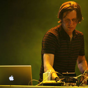 Fennesz - List pictures