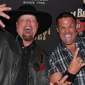 Montgomery Gentry - List pictures