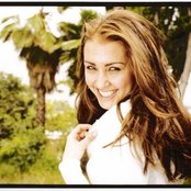 Nikki Flores - List pictures