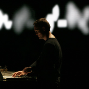 Alva Noto - List pictures