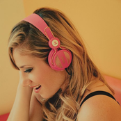 Lucy Woodward - List pictures