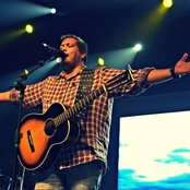 Fernandinho - List pictures