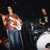 De Facto - List pictures