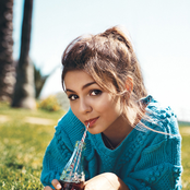 Victoria Justice - List pictures