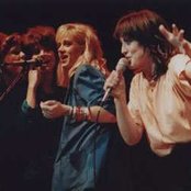 Katrina & The Waves - List pictures